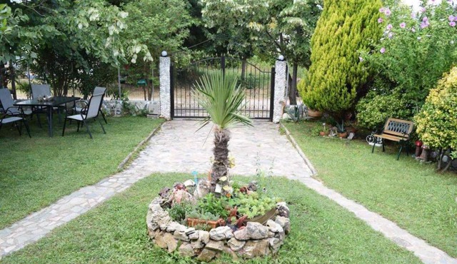 Garden's Villa