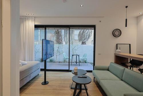 Garden Studio Beach Apartment