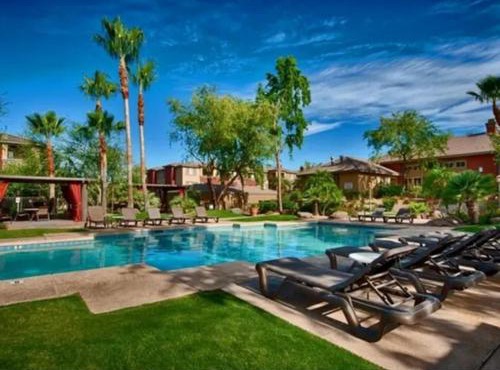Gated Condo Heated Pool Spa Gym Near Zoo