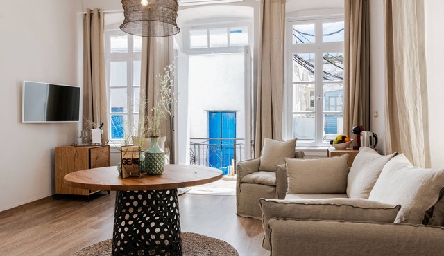 Geant 2-Bedroom Luxury Apartment Matogianni Street