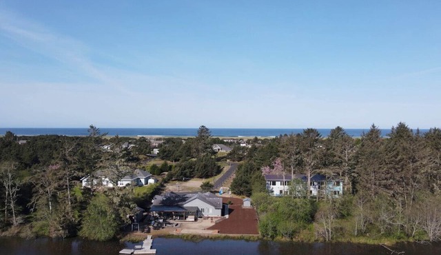 Gearhart Lakefront Oasis