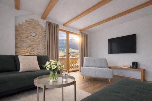 Gemütliche Alpenwohnung mit Balkon & Bergblick nahe Neuschwanstein ideal für Familien & Gruppen für gemeinsame Momente