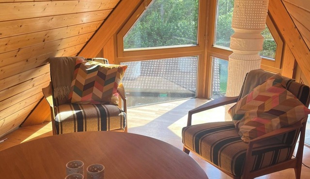 Gemütliche Dachwohnung in Mühle mit Blick auf Wald und Wiesen. Strasbourg 15 Min