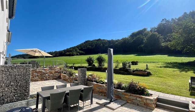 Gemütliche Ferienwohnung mit Blick auf Wald Wiesen und Dolomiten