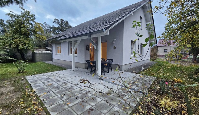 Gemütliches Ferienhaus nur 100 m zum Mellensee! 2 SZ, WZ, Bad, Gästewc, Terrasse