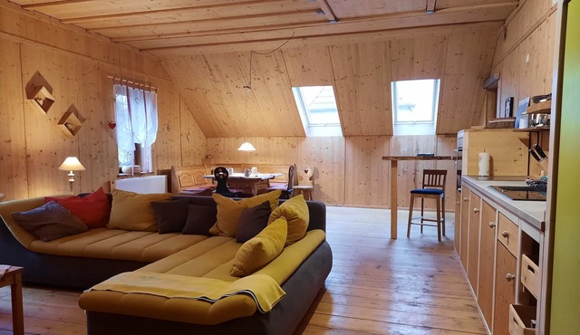 Gemütliches Studio Ganz aus Holz. Langzeitmiete Geeignet