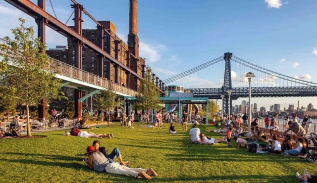 Gem. Williamsburg 2 bedroom. 1 stop to Manhattan.