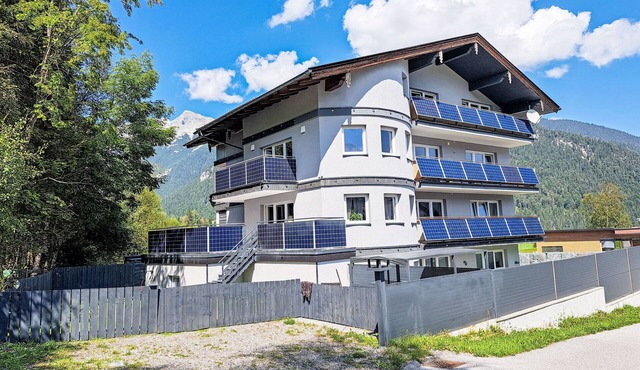 Gemeinsam in den Bergen by Interhome