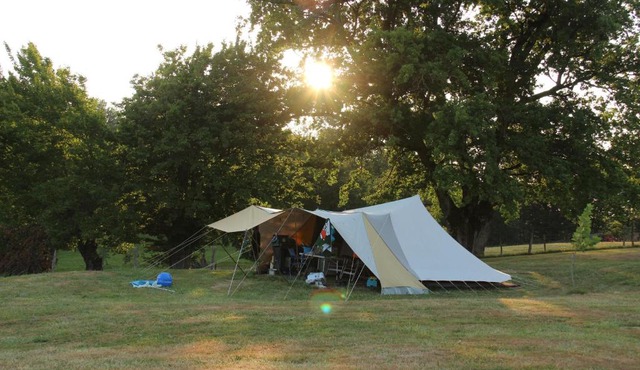 Gemeubileerde tent