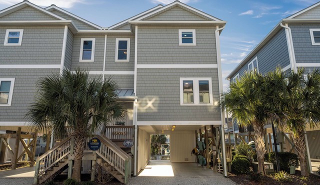 Gemini Dream #102 - Soundfront w/Pool, Boat Dock, Elevator, Dogs Allowed!
