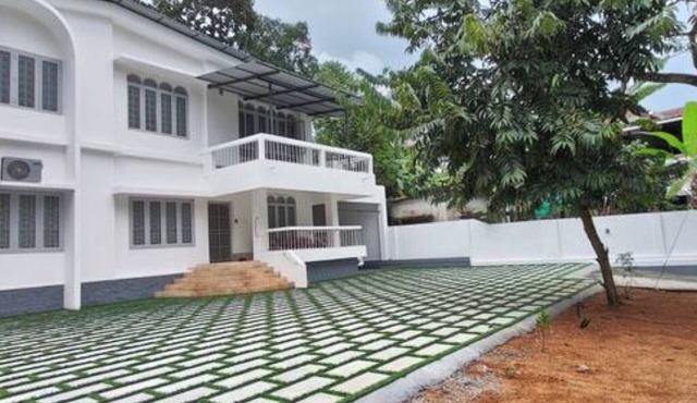 Genesis Spaces non ac 2 guests Kottayam