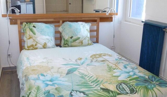 Gentlemen : comfortable appartment at 80 meters of the beach