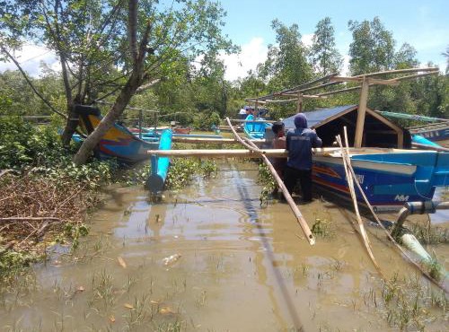 geofark ciletuh fishing boats