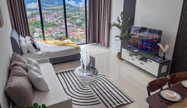 Georgetown#Beacon Executive Suite SkyPool#Luxury&Glamorous Suite#2BR#Living Room with Queen Bed
