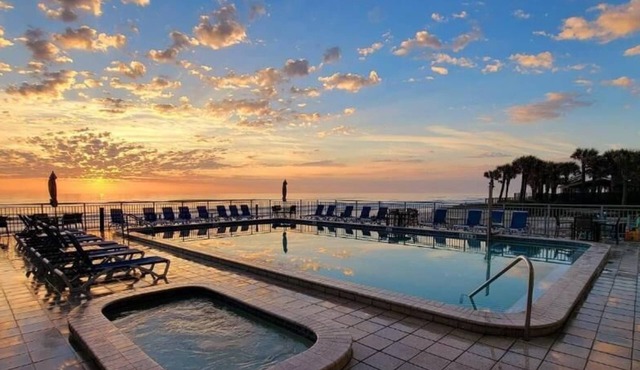Georgian Inn Beach Club