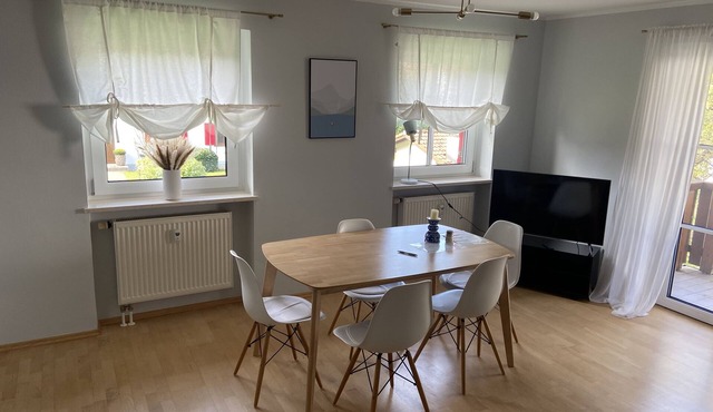 Geräumige und Modern Eingerichtete Ferienwohnung für Familien in Bergen