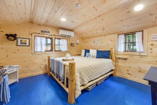 Getogether Pines Lakeside Cabin Resort
