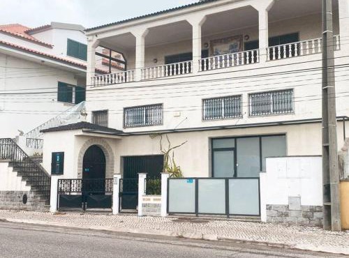 GH Odivelas - Quartos em Casa com Bilhar!