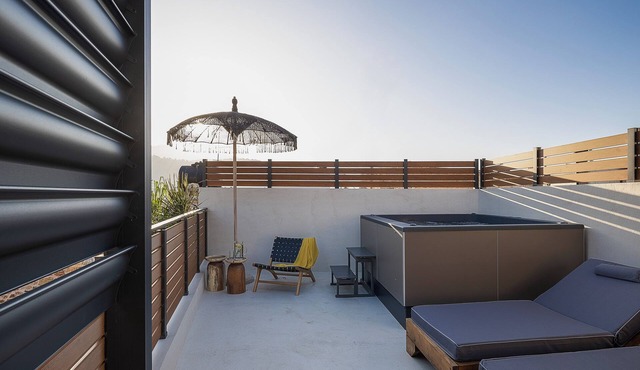 Giagia's Central Suite, By IdealStay Experience