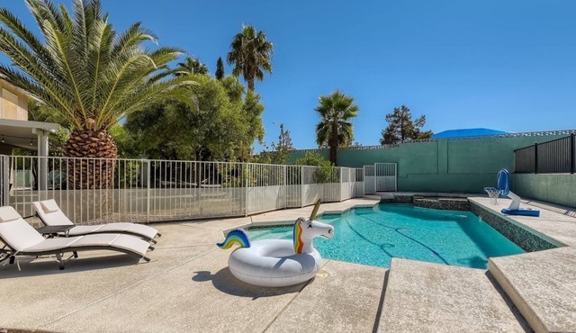 Gillette · Heated Pool with Cabana & Game-Room