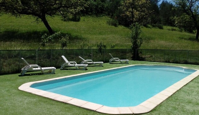 Gite in the heart of nature, quiet, with swimming pool and air conditioning, pets welcome.
