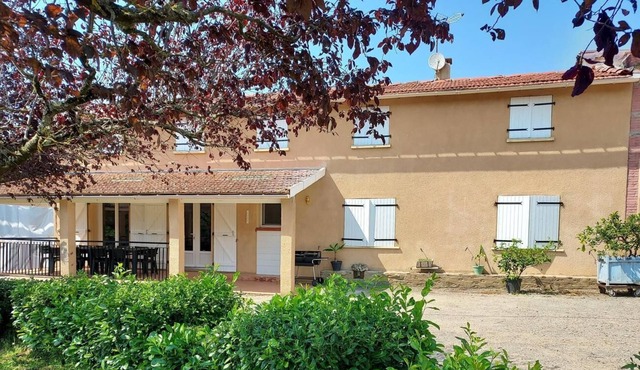 Gîte El Camillou: Cozy farmhouse for groups, families, and friends.