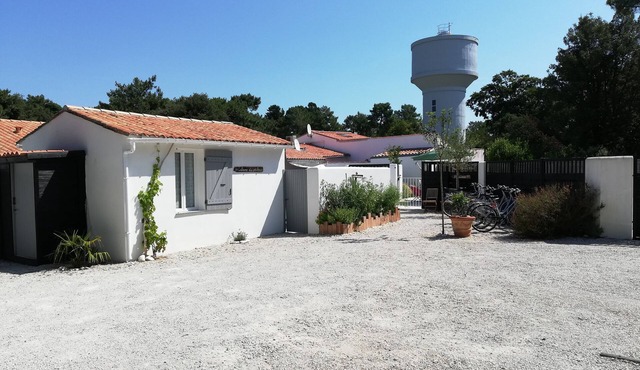 Gite for 2/4 people, a double room, a mezzanine bedroom, patio