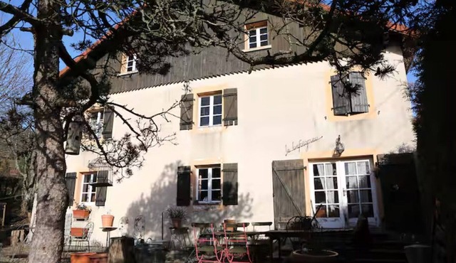 Gîte “Le Befoigneu” with Mountain View, Private Terrace and Wi-Fi