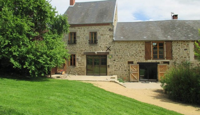 Gite Marcillat-en-Combraille, 4 bedrooms, 12 persons