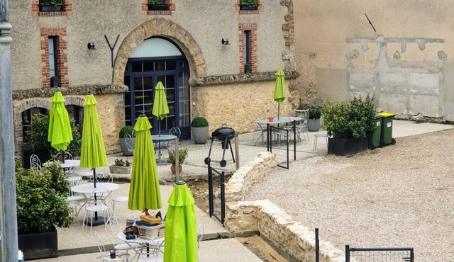 Gite Mareil-le-Guyon, 6 bedrooms, 12 persons