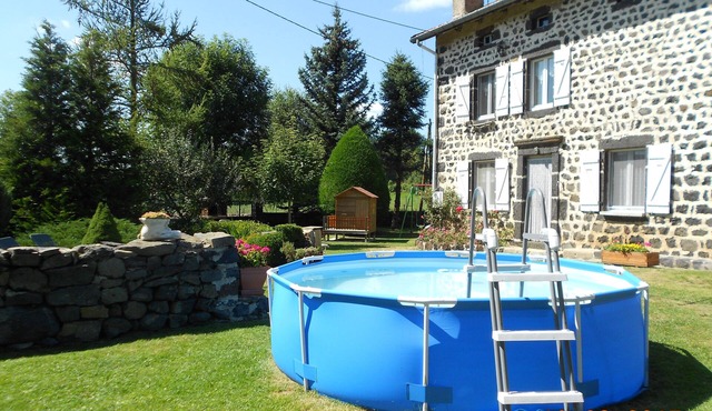 Gite, quiet, crossroads of hiking, auvergne, family or retirement group