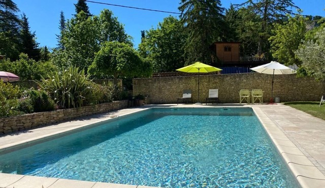Gîte Studio with Terrace in Venasque