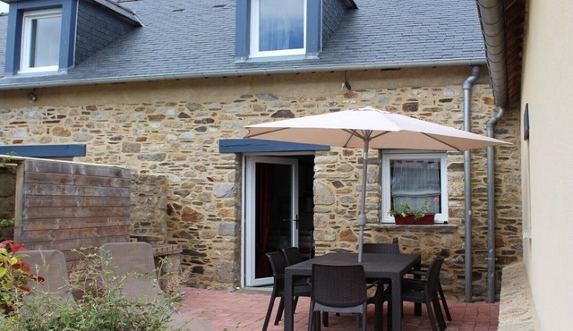 Gîte TI MELEN in old farmhouse, bay of Mont-St-Michel