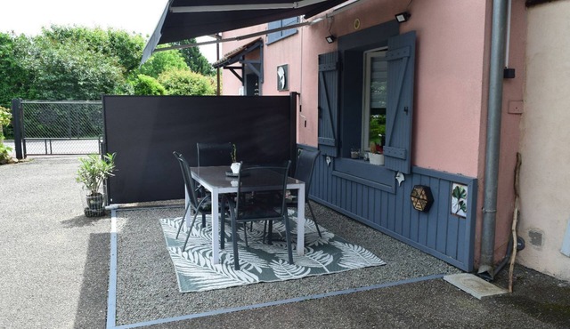 Gite with private entrance and parking/patio. At the foot of the BALLON D'ALSACE