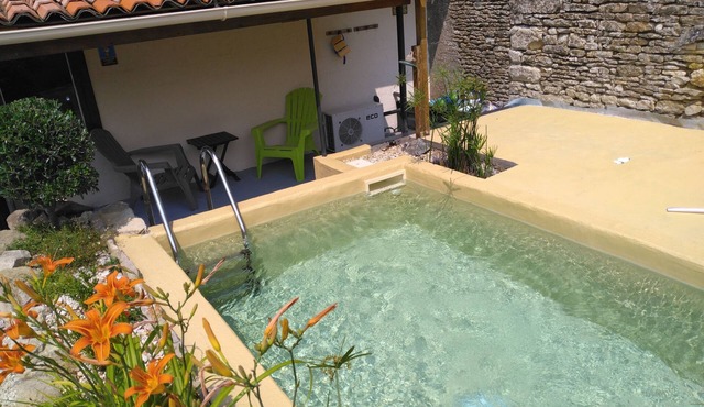 Gite Zoé Avec Piscine Partagée