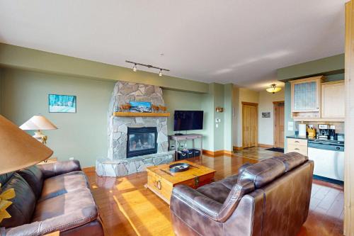 Glacier Lodge 103