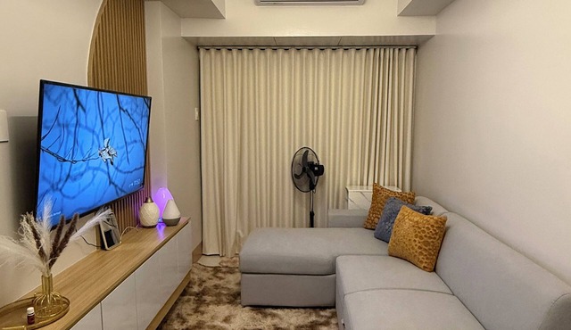 Glamorous 2BR/1Bath/Wifi/Netflix/Heater/Washing/5starBnB