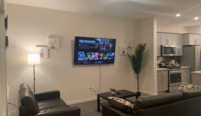 Glamorous 3 BR Villa with Double Garage