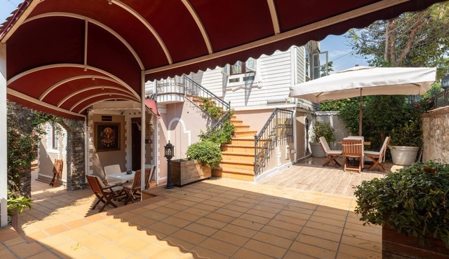 Glamorous Authentic Studio in Üsküdar