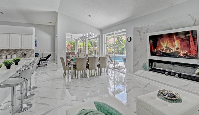Glamour house with heated pool. Wellington. Fl