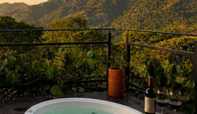 Glamping Ayres.home. Magia Entre las Montañas del eje Cafetero