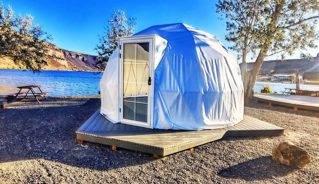 Glamping Dome at Blue Lake in Coulee City (site 40)