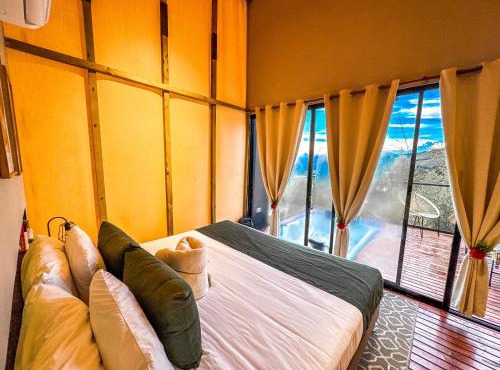 Glamping tipo cabaña cerca a Medellín y el Peñol - LUUM By Roots Rentals