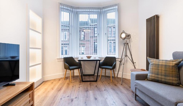 Glasgow West End Apartment