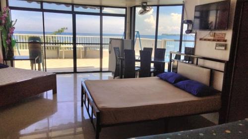 Glass Palace House Rental