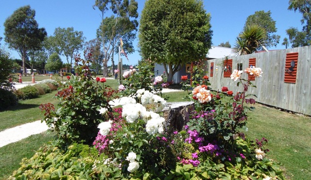 Glenavys Waitaki River Motor Camp - Caravan Park