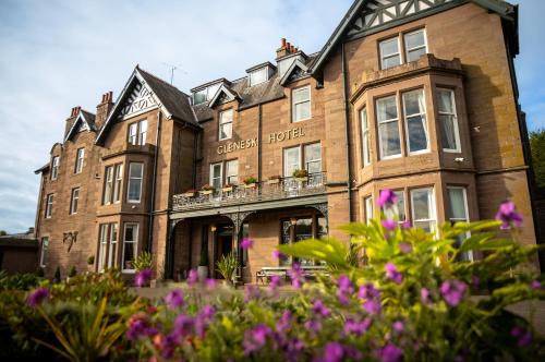 Glenesk Hotel