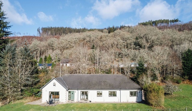 Glenmoriston Estate (2 cottages) by Interhome