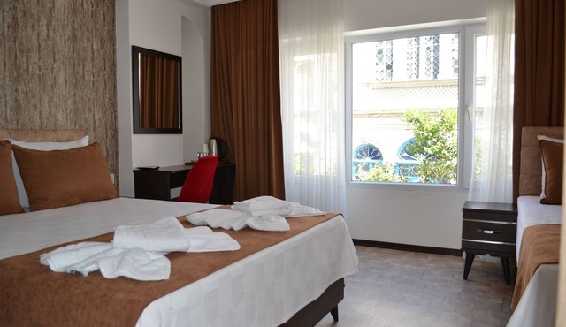 Global 2022 Hotel