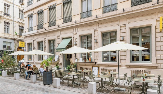 Globe et Cecil Hôtel